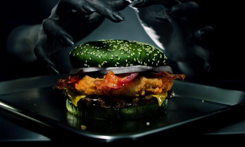 Γκάφα ολικής από τα Burger King: Διαφημίζουν burger αλλά προκαλούν... αηδία